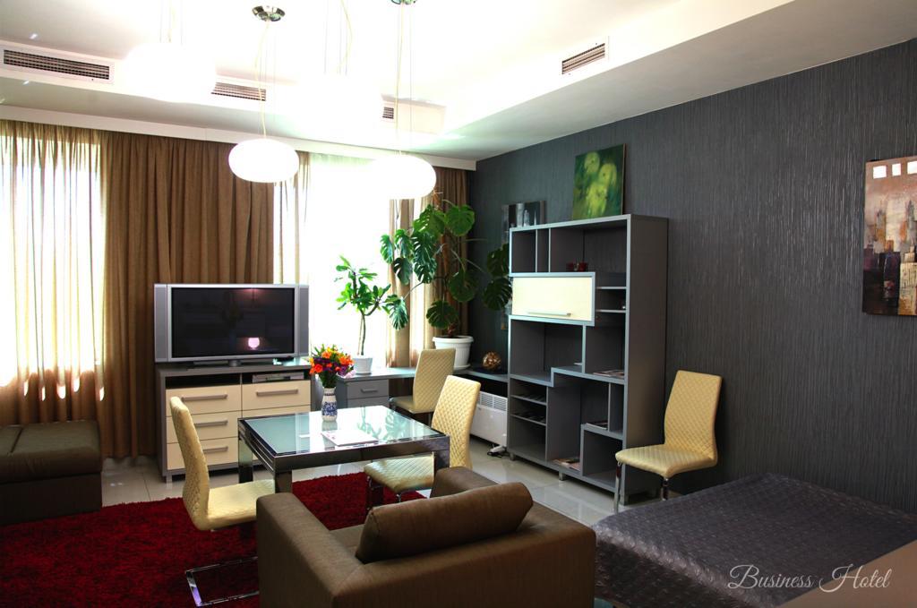 Business Hotel Harkov Kültér fotó