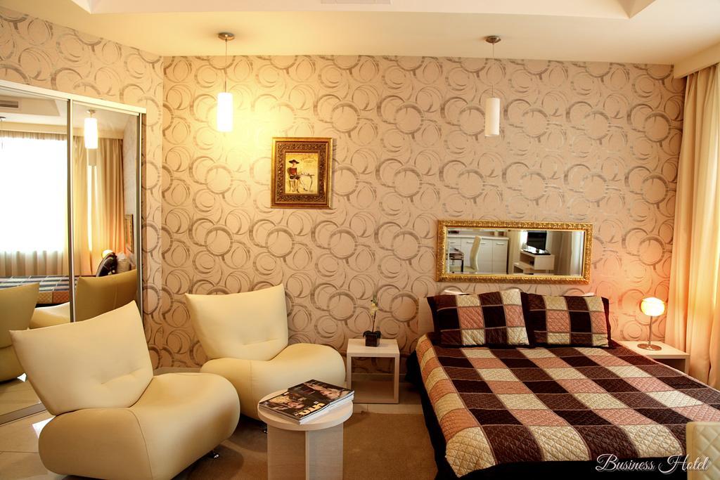 Business Hotel Harkov Szoba fotó