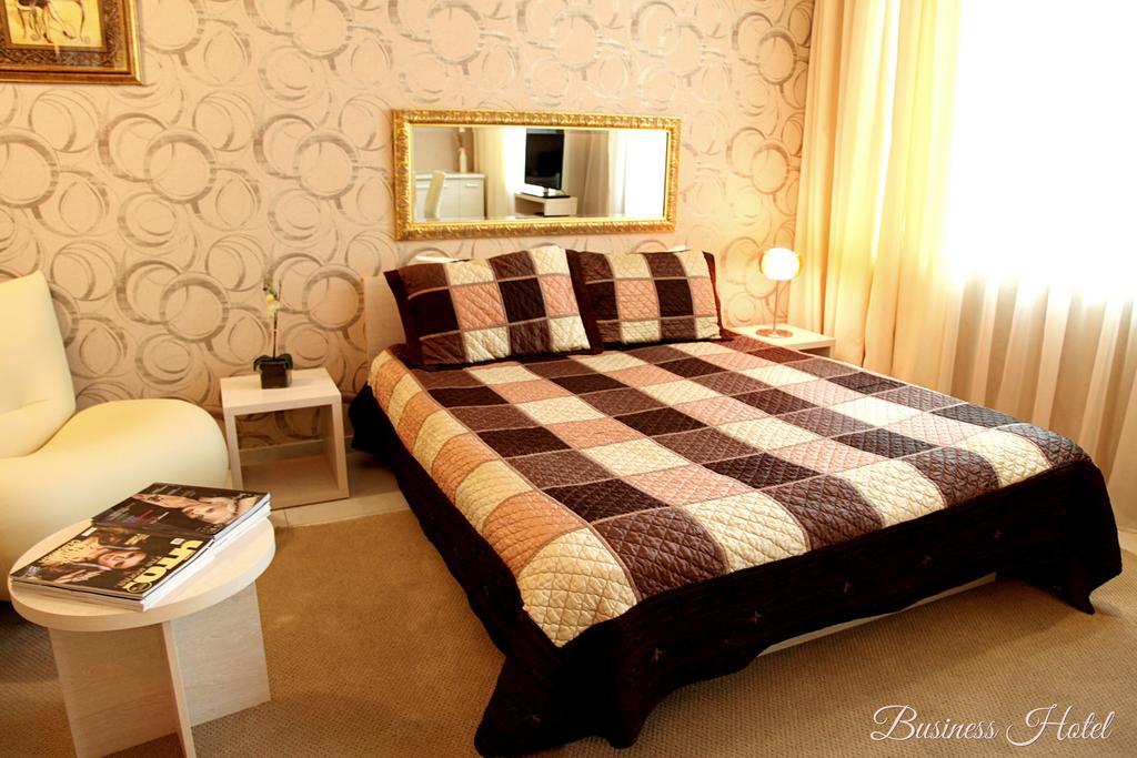 Business Hotel Harkov Szoba fotó
