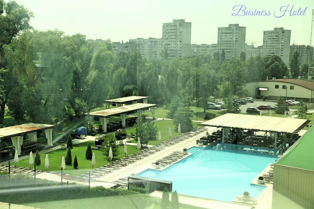 Business Hotel Harkov Szoba fotó
