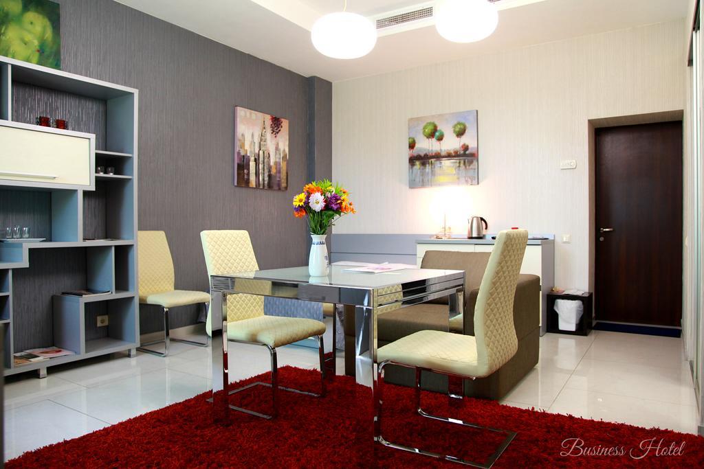 Business Hotel Harkov Kültér fotó