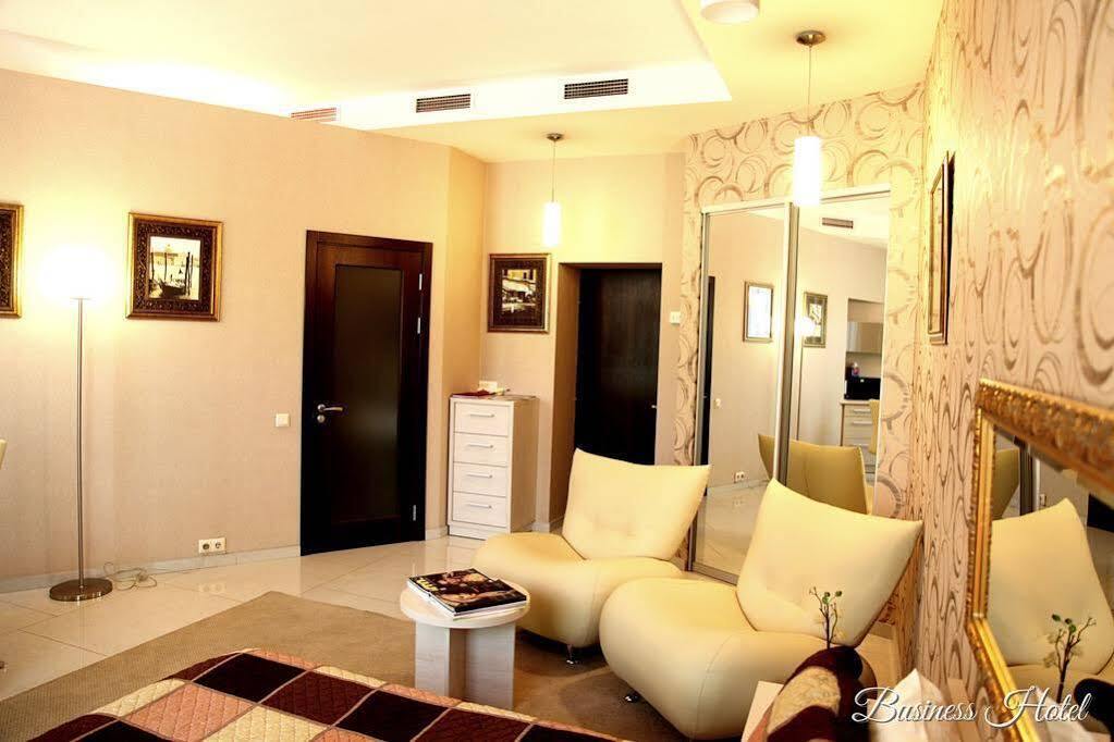 Business Hotel Harkov Kültér fotó
